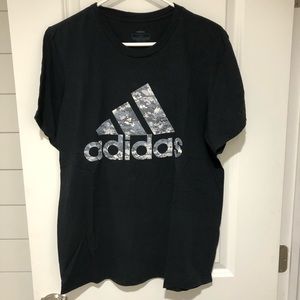 Adidas digi-comi logo tee
